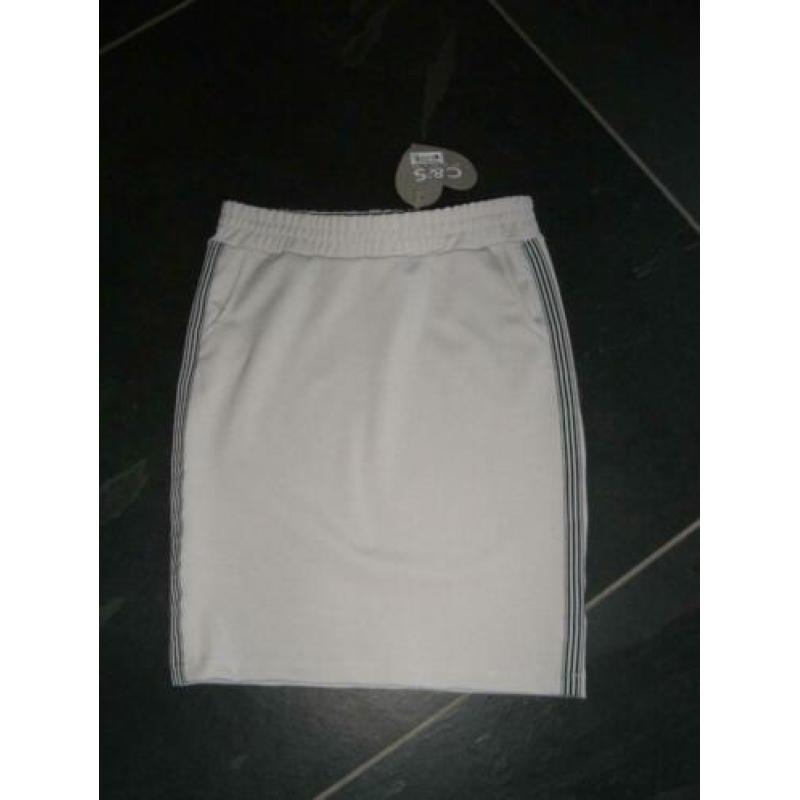 licht grijze rok/skirt C&S mt S/M of 36/38 zwarte bies opzij