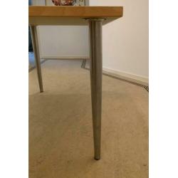Berken fineer tafel (120x80) met chroomkleurige poten