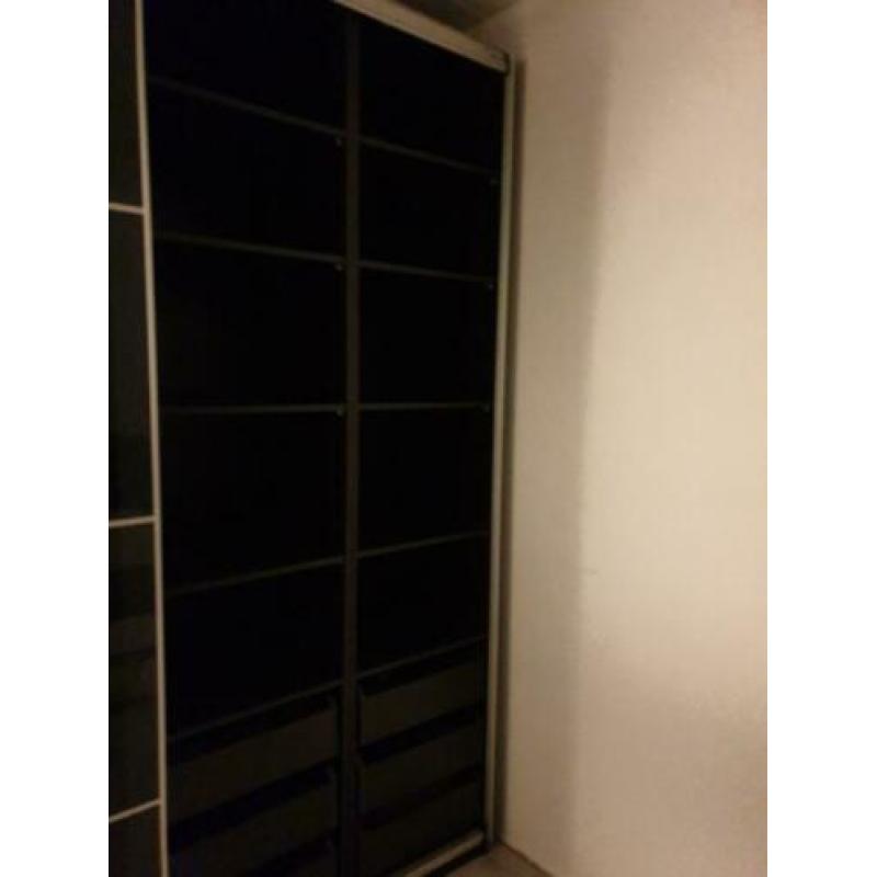 Kledingkast ikea pax zwart