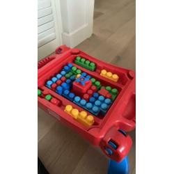 Mega bloks bouwtafel en blokken, in goede staat!