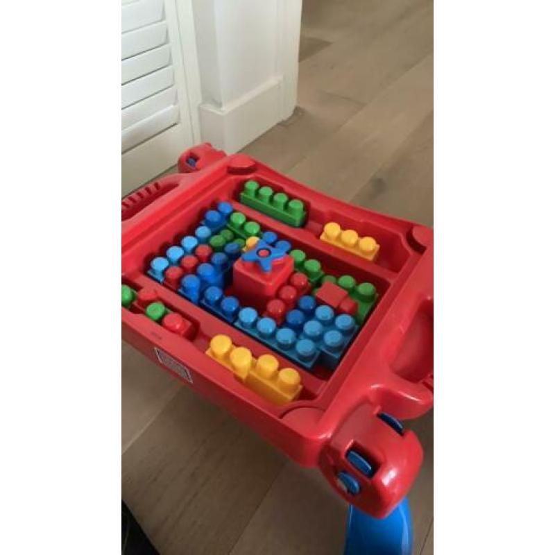 Mega bloks bouwtafel en blokken, in goede staat!