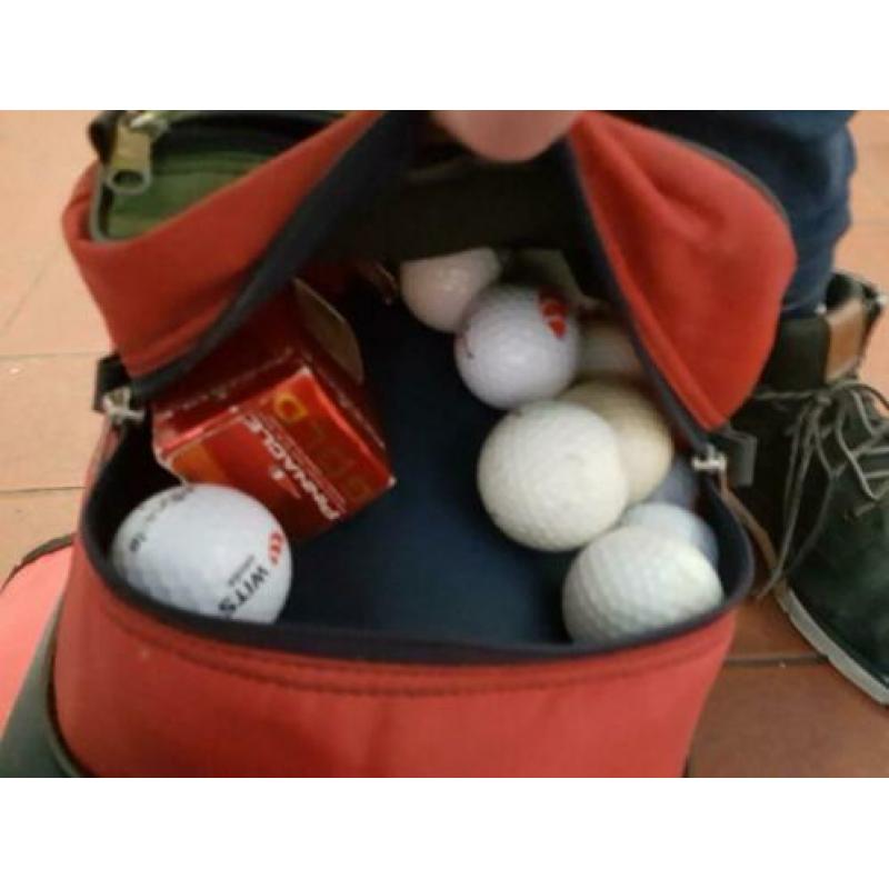 Golftas compleet met bagboy .. ballen .. pins ..