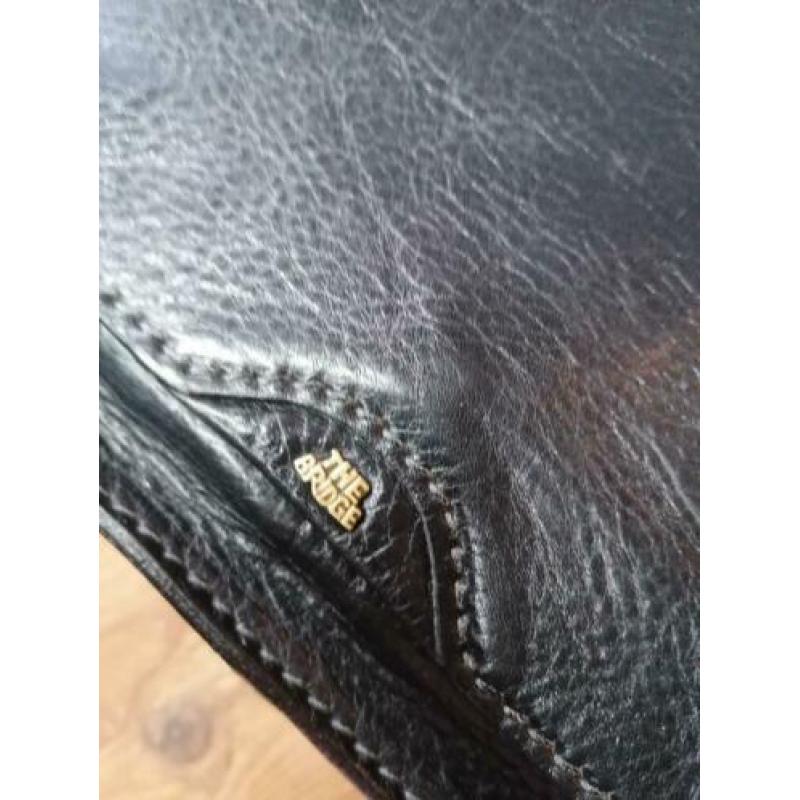 The birdge tas