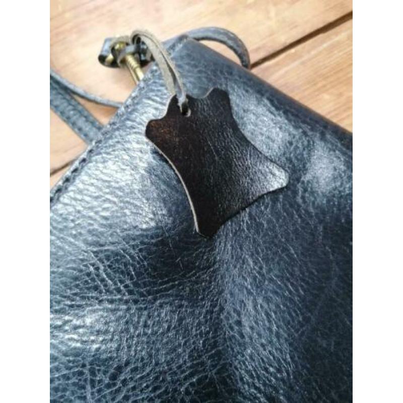 The birdge tas