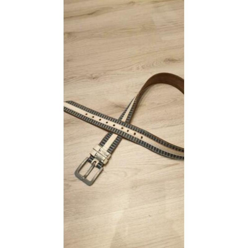 Armani riem