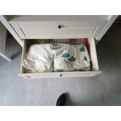 Kledingkast commode en ledikant/meegroeibed