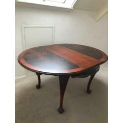 tafel met 4 stoelen