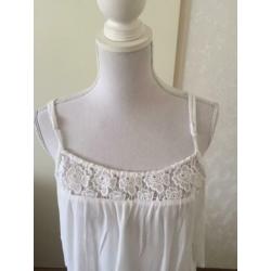 445. Yessica Tuniek Wit off-shoulder ZGAN maat 48