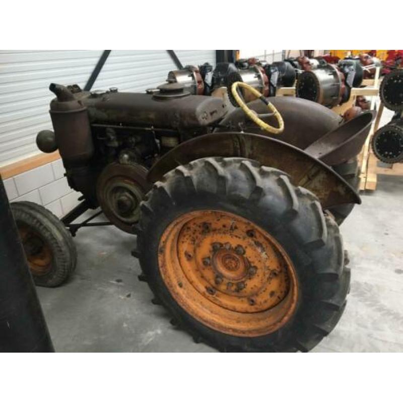 Landini L25 Gloeikop. 1954 bouwjaar.