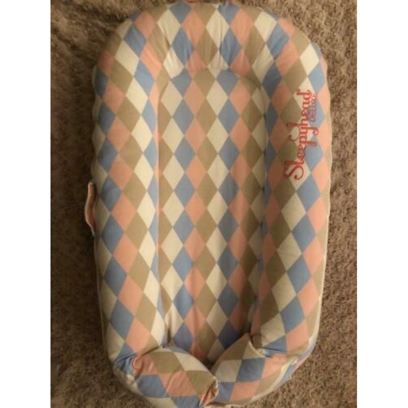 Sleepyhead Deluxe nestje zo goed als nieuw