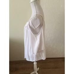 445. Yessica Tuniek Wit off-shoulder ZGAN maat 48