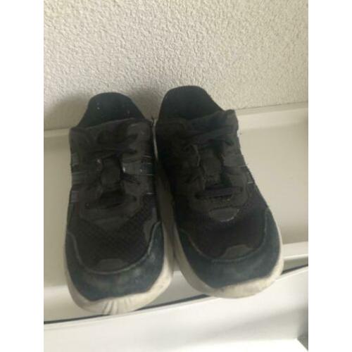 Adidas schoenen maat 24