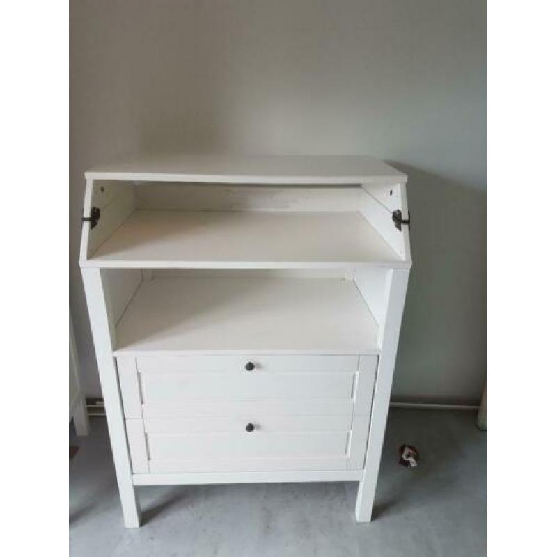 Kledingkast commode en ledikant/meegroeibed