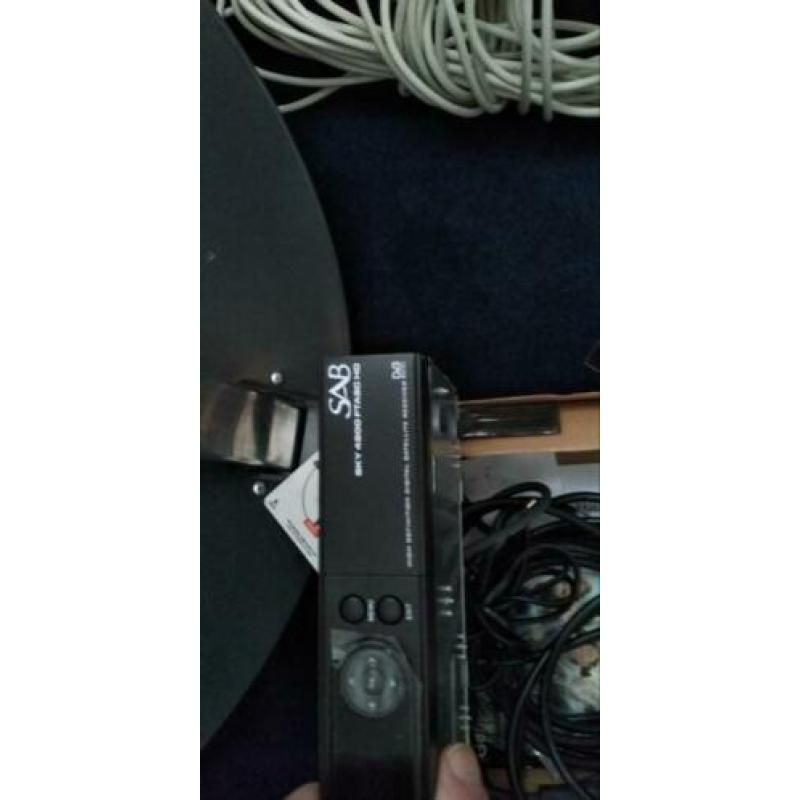 Portable satelite schotel + ontvanger