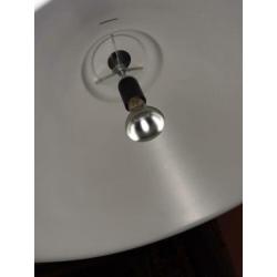 Industrieële alluminium hanglamp.