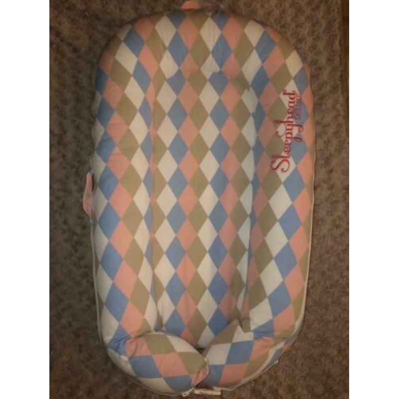 Sleepyhead Deluxe nestje zo goed als nieuw