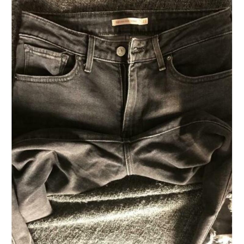 Levi’s 721 skinny jeans