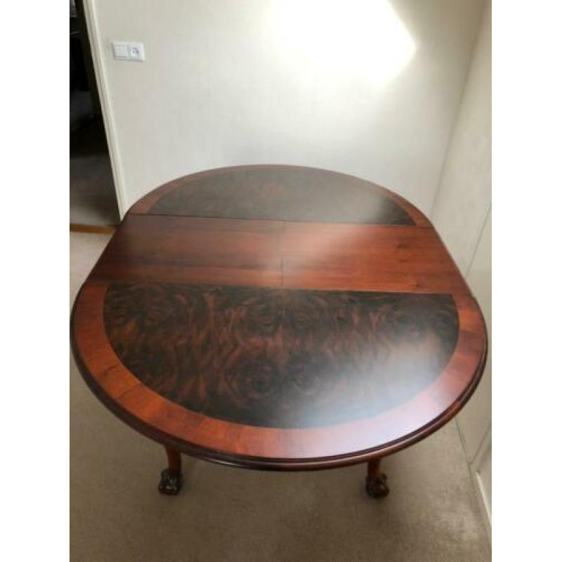 tafel met 4 stoelen