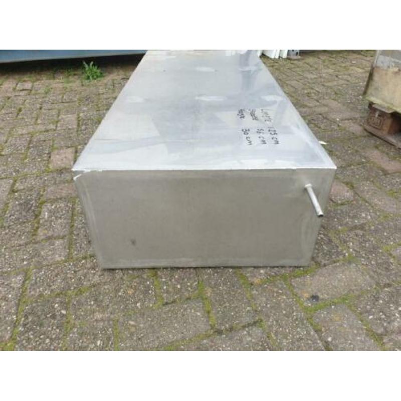RVS brandstoftanken