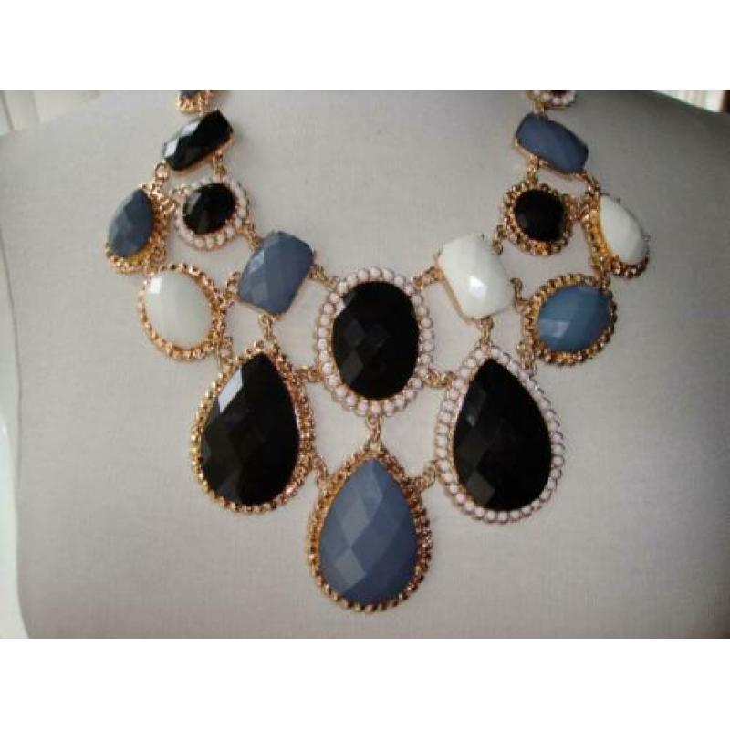 Grijsblauw zwart wit goud statement ketting