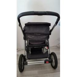 Maxi cosi kinderwagen + reiswieg + diversen