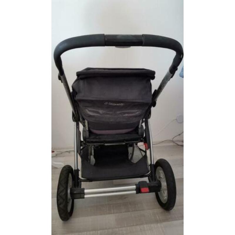 Maxi cosi kinderwagen + reiswieg + diversen