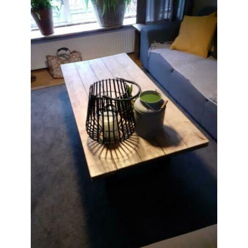 Steiger houten salontafel.
