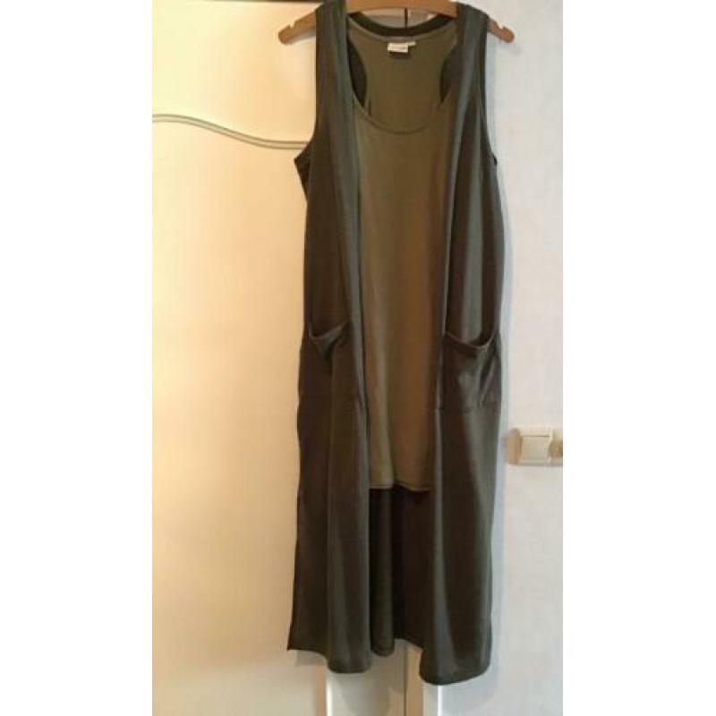 Te koop groen jurkje met vest maat 40