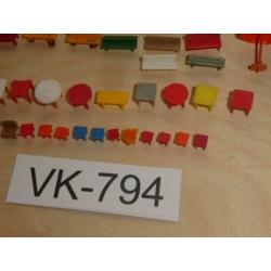 VK-794 H0 Scenery Kavel bankjes,Tafels en stoeltjes