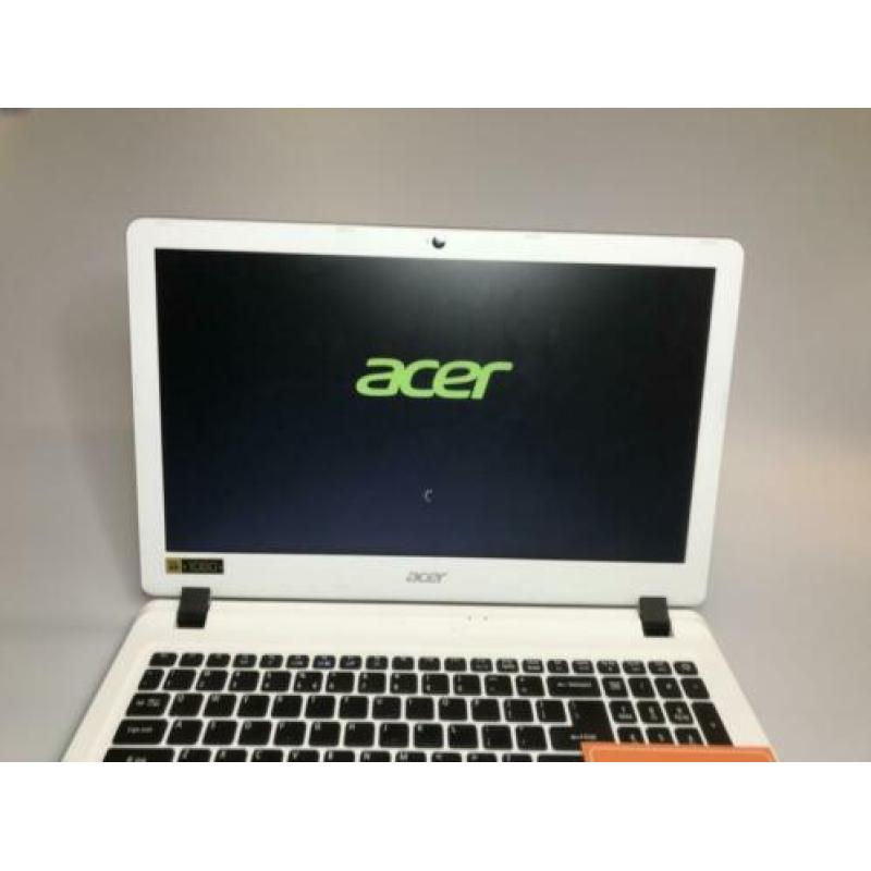 Acer Aspire es1-523-20hu | AMD 1.5GHz | 4GB RAM | 1TB HDD |