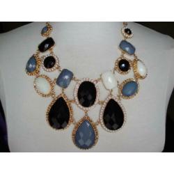 Grijsblauw zwart wit goud statement ketting