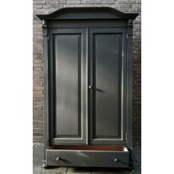 Grenen kast, Brocante, Antraciet