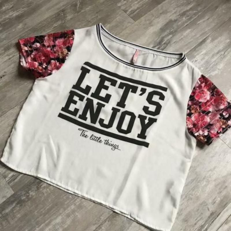 Croptop shirt bloemen Let’s Enjoy | Bershka | Maat S (36)