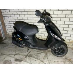 Piaggio zip 2000 4t bromscooter 2e eigenaar