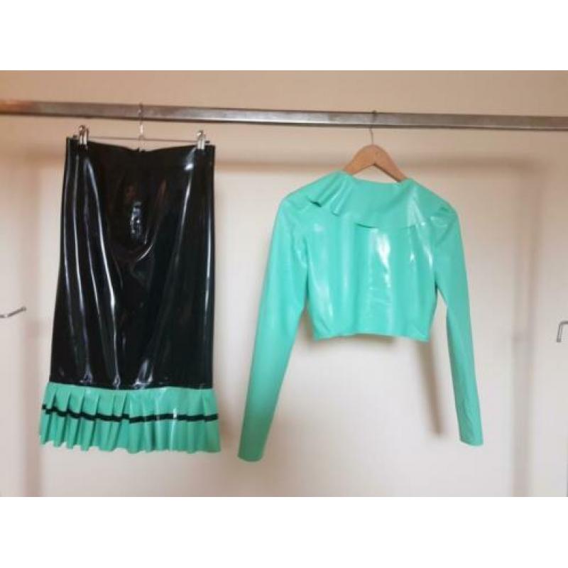 Latex rok met beloro maat s