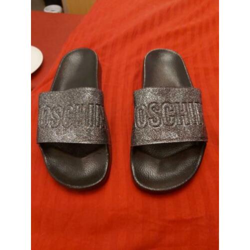 MOSCHINO slippers!!!