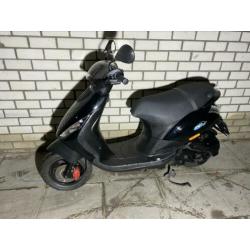 Piaggio zip 2000 4t bromscooter 2e eigenaar