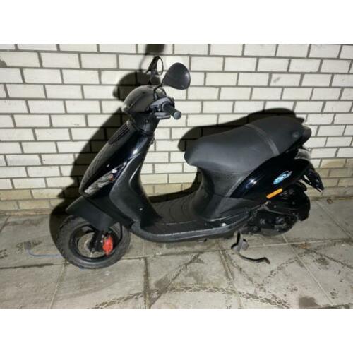 Piaggio zip 2000 4t bromscooter 2e eigenaar