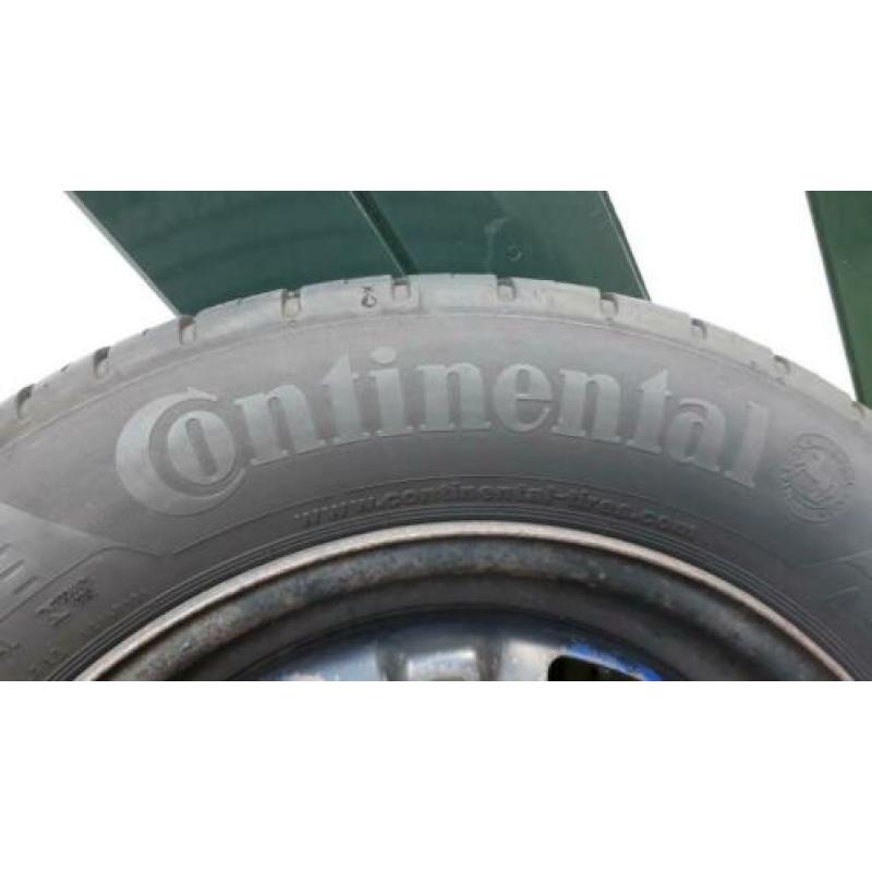 4 stalen velgen + Continental zomerbanden