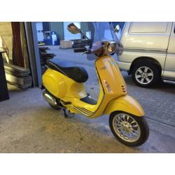 Vespa Sprint 50, 4 Takt, Bj 2016, Rijdt Perfect,10975 km....