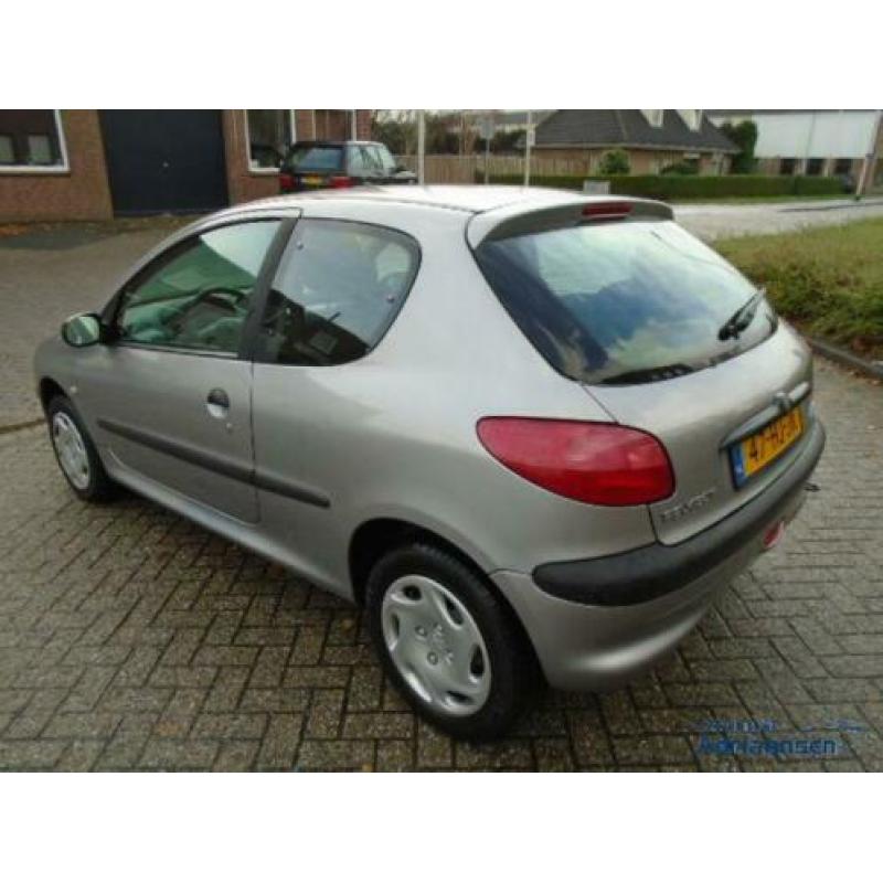 Peugeot 206 206; 1.4 3DRS Nieuwe Apk