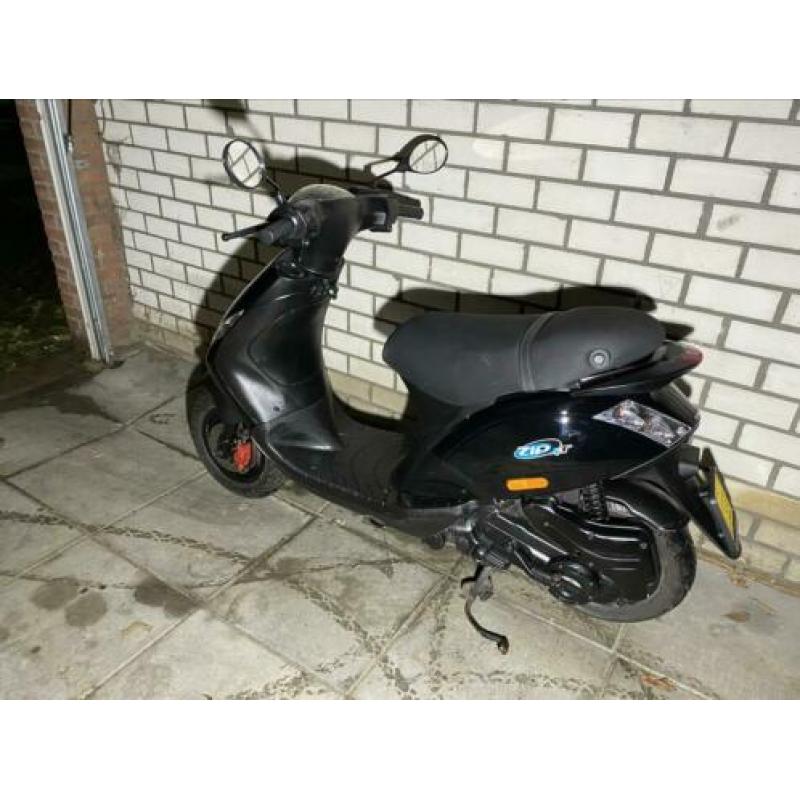 Piaggio zip 2000 4t bromscooter 2e eigenaar