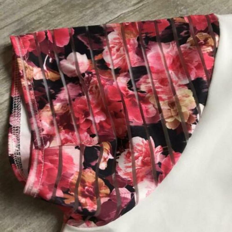 Croptop shirt bloemen Let’s Enjoy | Bershka | Maat S (36)