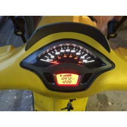Vespa Sprint 50, 4 Takt, Bj 2016, Rijdt Perfect,10975 km....