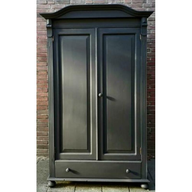 Grenen kast, Brocante, Antraciet