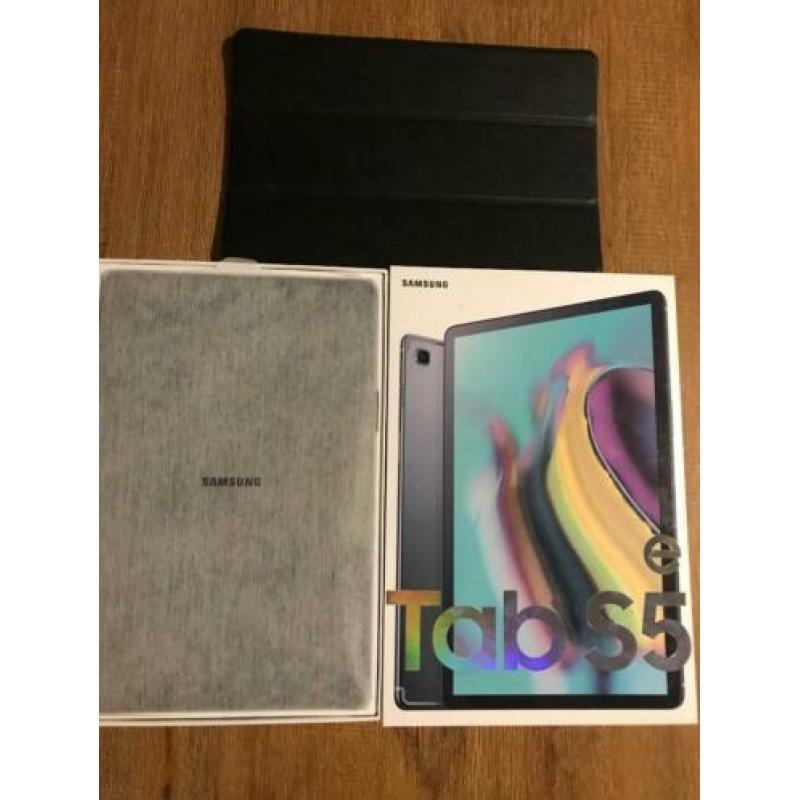Samsung Galaxy Tab S5e 64GB WiFi Black + Case