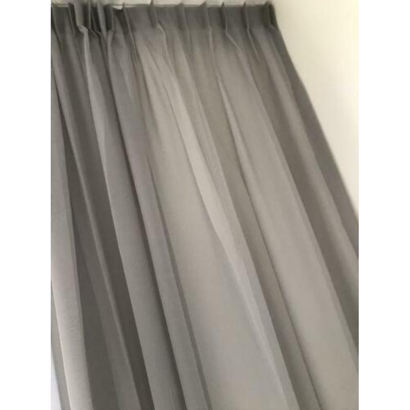 Mooie grijze voile vitrage - grijze gordijnen 460 cm breed