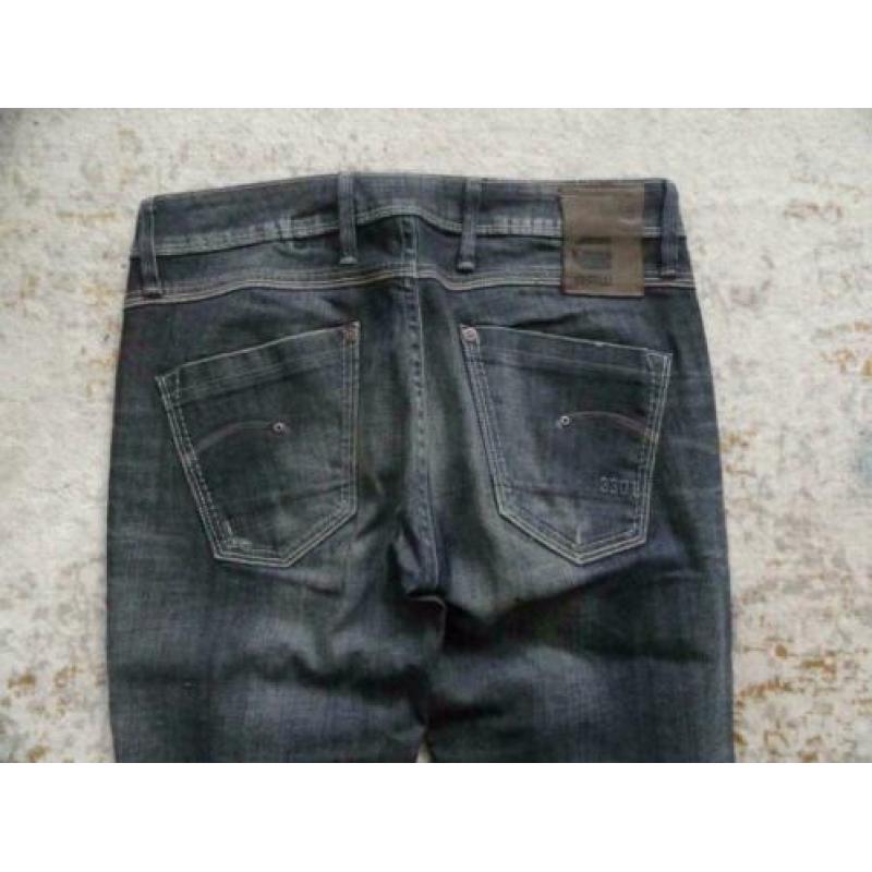 Zo goed als nieuwe G-star skinny spijkerbroek. Maat 27/32.