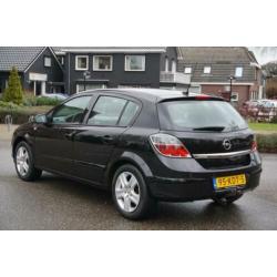 Opel Astra 1.6 Edition 5 drs Airco Navi Trekhaak Dealer onde