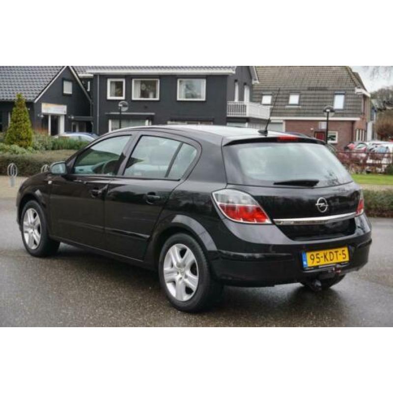Opel Astra 1.6 Edition 5 drs Airco Navi Trekhaak Dealer onde